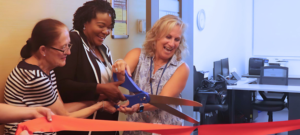 Photo of ribbon cutting ceremony for north Clinic